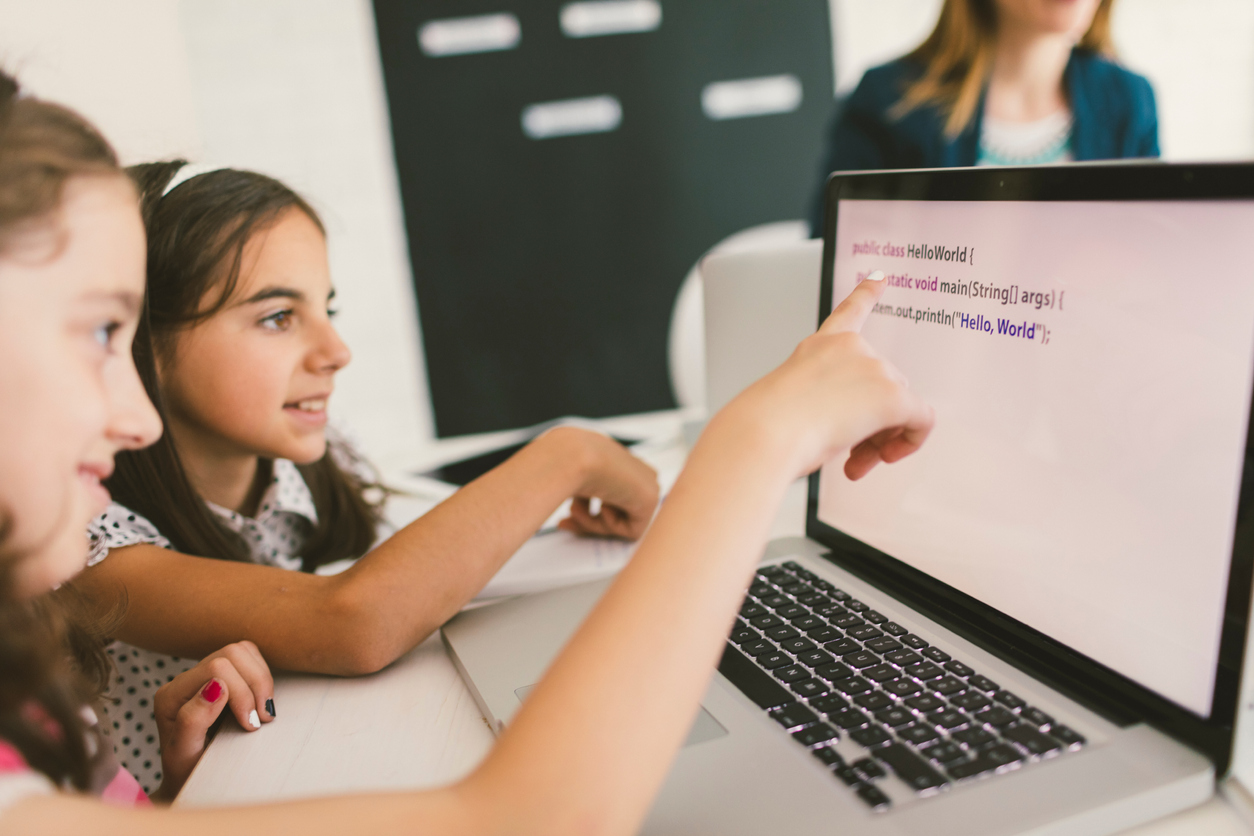 girls-coding-computer girls-coding-computer